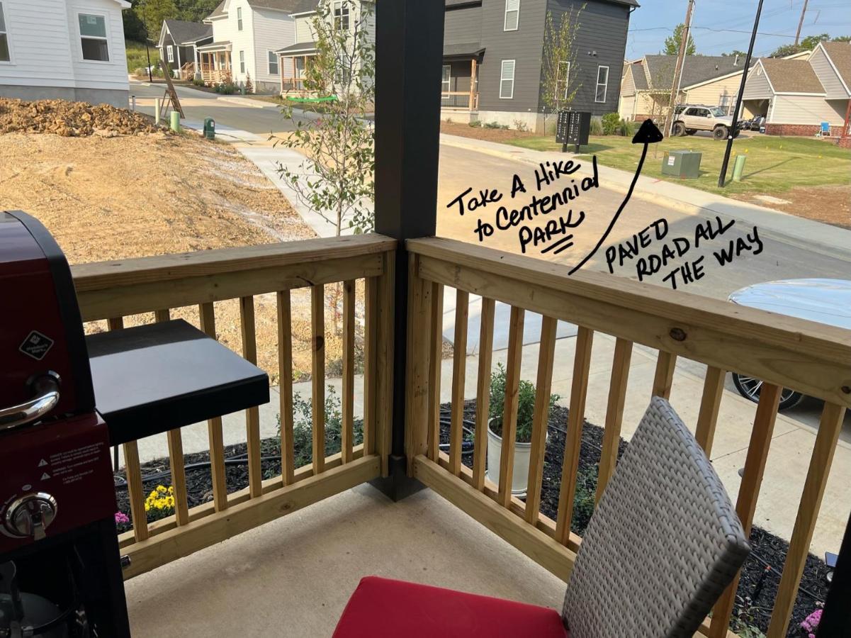 New Centennial Park Luxury Smart Home W Courtyard Fayetteville Luaran gambar