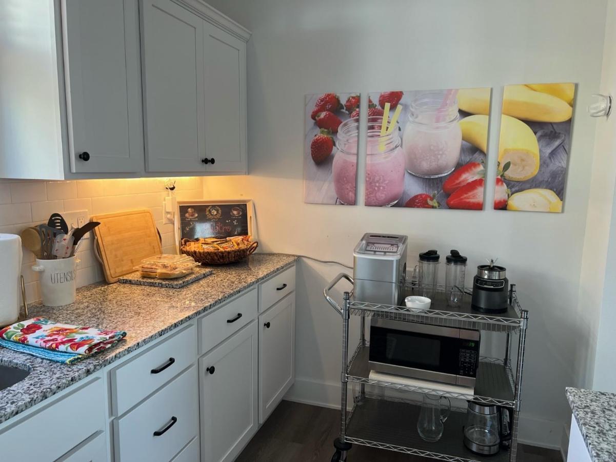 New Centennial Park Luxury Smart Home W Courtyard Fayetteville Luaran gambar