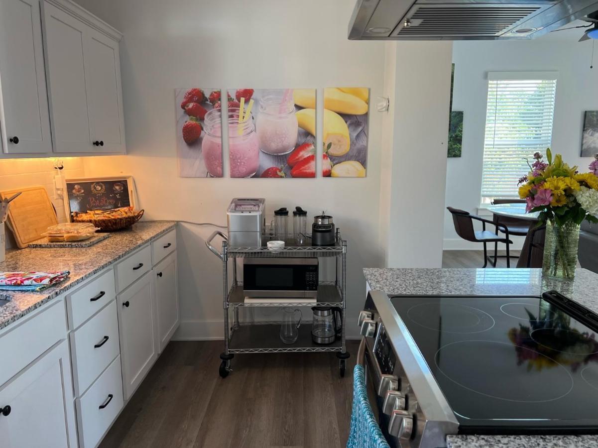 New Centennial Park Luxury Smart Home W Courtyard Fayetteville Luaran gambar