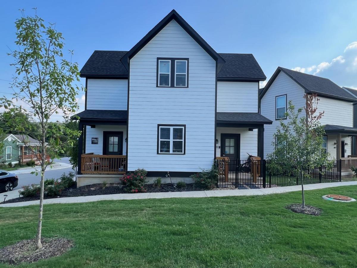 New Centennial Park Luxury Smart Home W Courtyard Fayetteville Luaran gambar