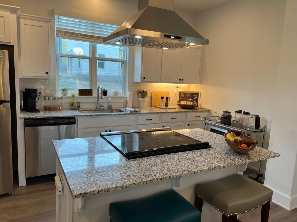 New Centennial Park Luxury Smart Home W Courtyard Fayetteville Luaran gambar
